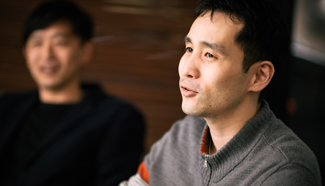 「個人が一つの会社でしか仕事ができない」という雇用慣習を変えるために