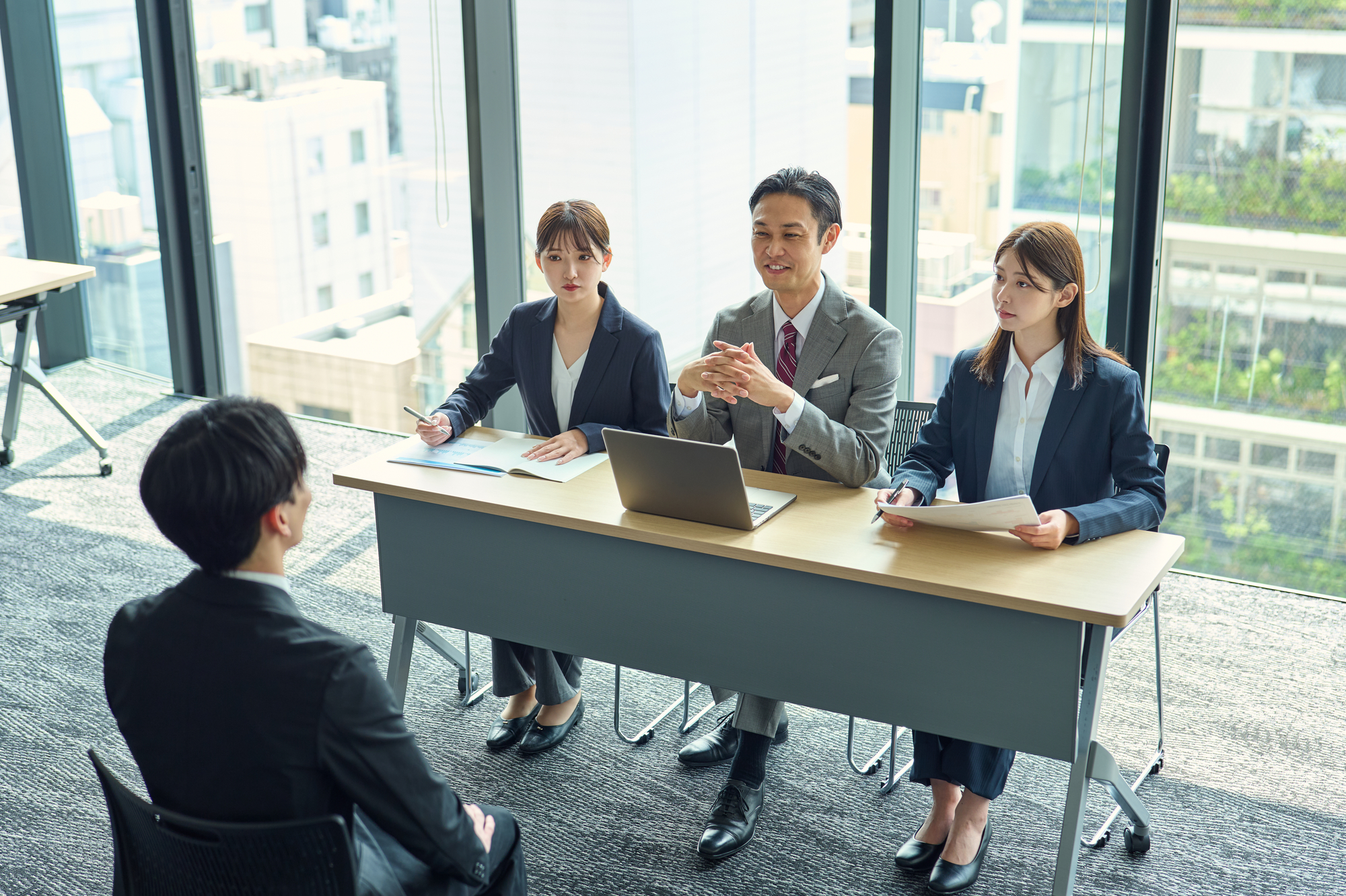 面接でコミュニケーション能力を見極める方法｜入社意欲も見極められる評価基準と質問例